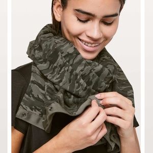 NWOT, Lululemon Vinyasa Scarf